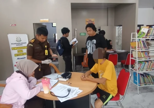 Polsek Cikande Limpahkan Tersangka Curanmor ke Kejari