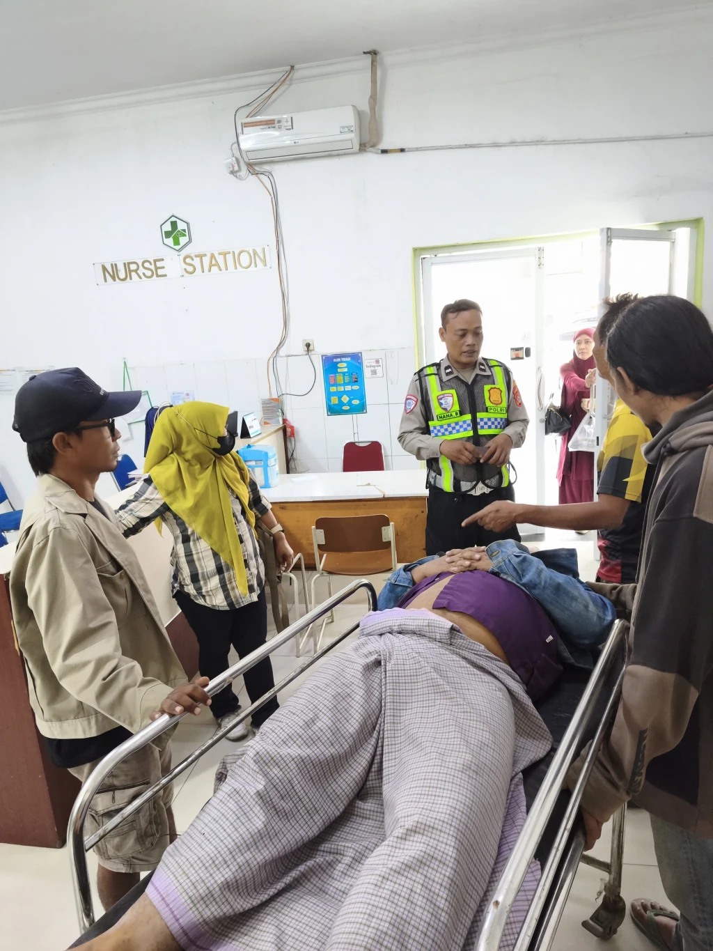 Laporan Laka Masuk Call Center 110, Polsek Ciruas Gerak Cepat Temukan Korban di Puskesmas