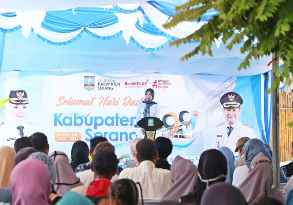 Bupati Serang Ratu Rachmatuzakiyah Catat Sejarah Kunjungi Desa Pulo Panjang