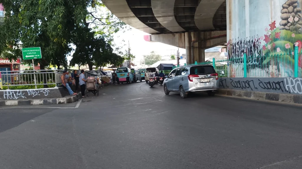 Dikebut Jelang Tahun Baru, Pemkot Tangsel Targetkan Jalan Protokol Bebas Sampah