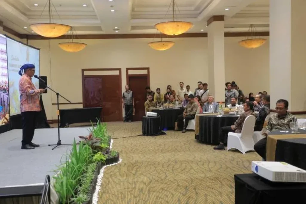 Wali Kota Tangerang Raih Penghargaan The Best Performance Leadership di Banten Achievement TangerangPos Awards 2025