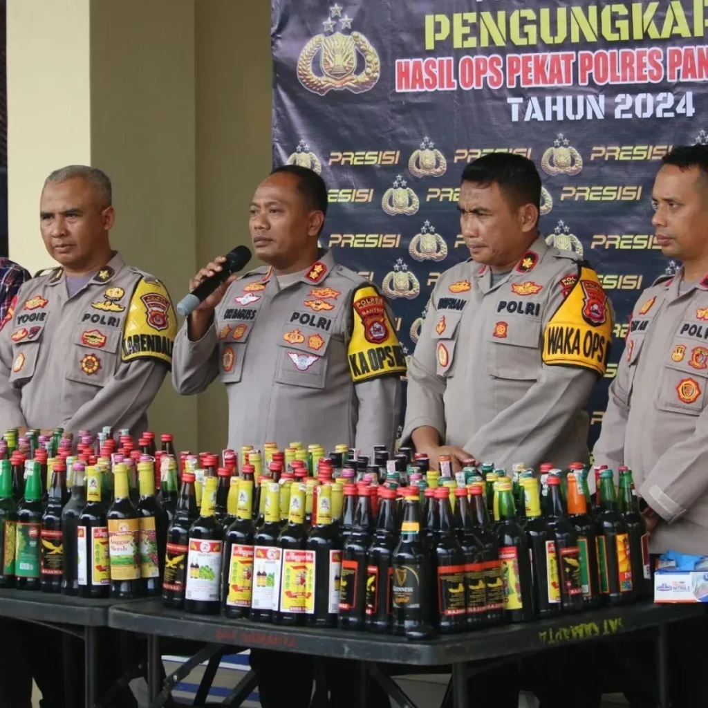Operasi Penyakit Masyarakat: Polres Pandeglang Sita 1.432 Botol Minuman Keras