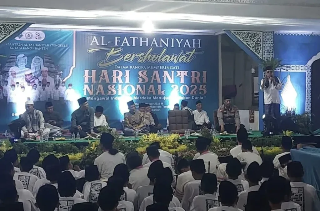 Ribuan Santri Hadiri Al-Fathaniyah Bersholawat dalam Peringatan Hari Santri Nasional 2025