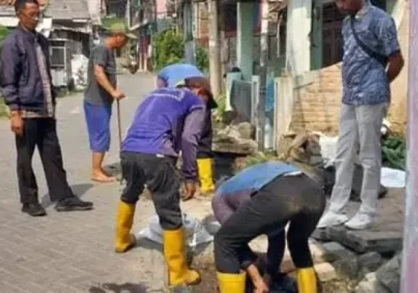 Normalisasi Drainase di Batuceper untuk Antisipasi Banjir saat Musim Hujan