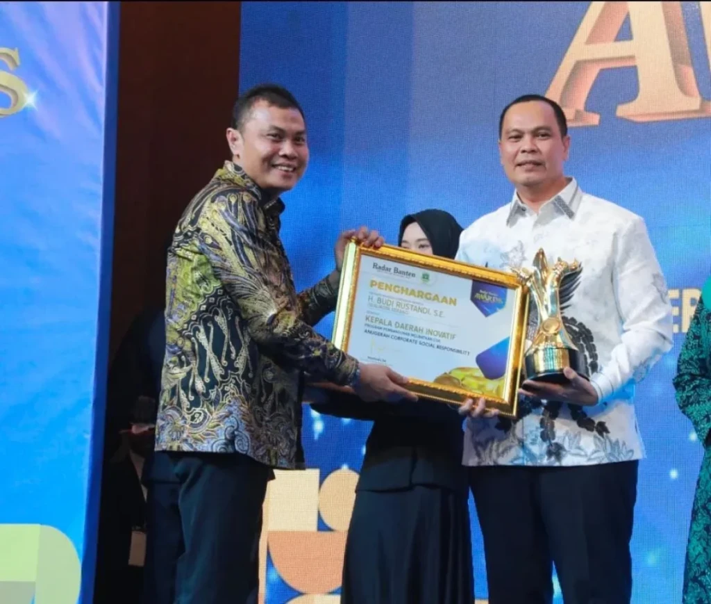 Radar Banten Awards 2025: Wali Kota Serang Budi Rustandi Raih Penghargaan Kepala Daerah Inovatif Berbasis CSR