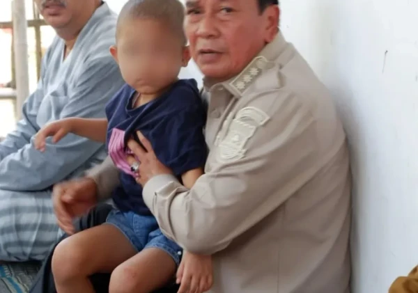 Bupati Tangerang Kunjungi Seorang Anak Penderita Kanker Mata, Senyum Ceria SM Jadi Harapan Baru
