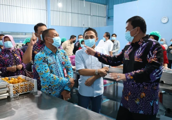 Bupati Tangerang Tinjau Dapur Makan Bergizi Gratis, Pastikan Kebersihan dan Keamanan Pangan Terjaga