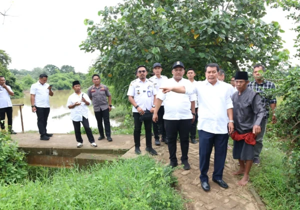 Jembatan Swadaya Petani Terancam Rusak, Bupati Tangerang Turun Langsung ke Badak Anom: Perbaikan Sementara hingga Rencana Jembatan Permanen 2027