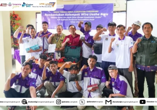 Disnaker Kabupaten Tangerang Serahkan Bantuan Peralatan Usaha Las Listrik di Desa Cibugel
