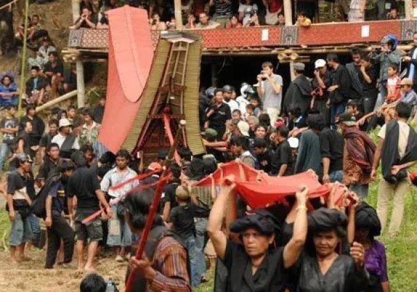 Rambu Solo: Pemakaman Toraja yang Jadi Pesta Adat dan Daya Tarik Dunia