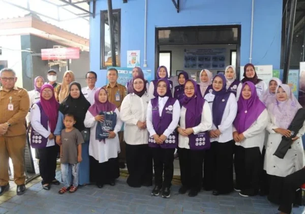 Perkuat Layanan Masyarakat, TP Posyandu Provinsi Banten Salurkan Bantuan dan Lakukan Penilaian di Posyandu Mawar 03 Tangerang