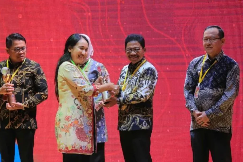 Pemkot Tangerang Raih Penghargaan Bhumandala Rajata Berkat Inovasi Aplikasi SIPANTAU