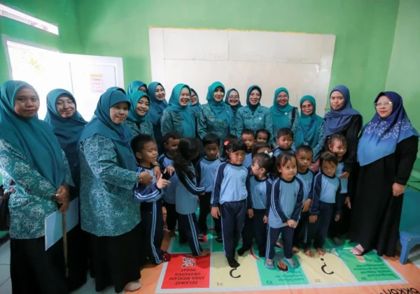 Ketua TP PKK Provinsi Banten Tinjau Langsung Program PKK Cilowong dalam Rangka HKG PKK 2025