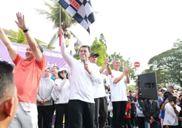 Bupati Tangerang Rayakan Enam Momentum Nasional dengan Gerak Jalan Sehat dan Tebar Benih Ikan