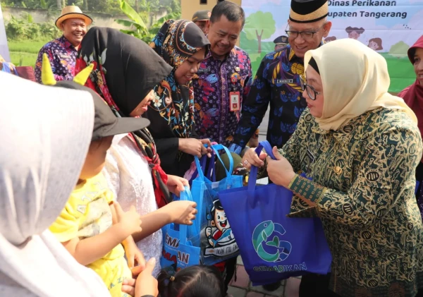 Wabup Intan Serahkan PMT Berbasis Ikan untuk Cegah Stunting di Cisoka