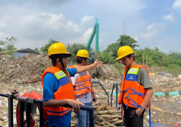 Cegah 15 Ton Sampah Masuk Ke Laut, DLHK Kabupaten Tangerang Optimalkan Pengelolaan Sampah Sungai.