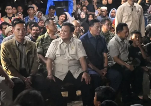 Presiden Prabowo Rayakan Tahun Baru 2026, Nobar Bersama Warga Korban Banjir di Batang Toru