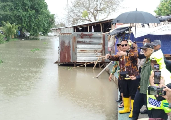 Wali Kota Serang Tinjau Lokasi Banjir, Temukan Penyempitan Sungai Jadi Penyebab Utama