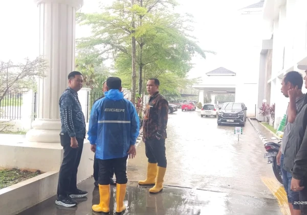 Wali Kota Serang Tinjau RSUD dan Sungai Rawan Banjir, Minta Perbaikan Saluran Air