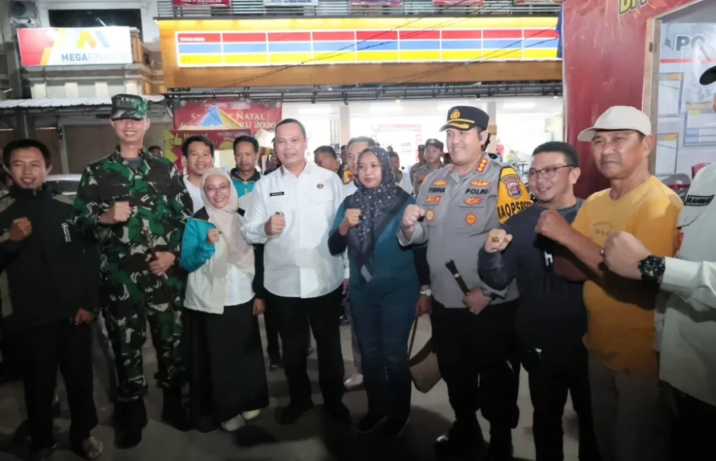 Wali Kota Serang Tinjau Posko Pelayanan Nataru, Pastikan Perayaan Malam Natal Aman