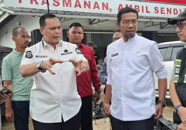Wali Kota Serang Tinjau Titik Rawan Banjir, Siap Bongkar Bangunan Liar yang Halangi Aliran Air