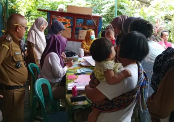 Pemerintah Kelurahan Kebon Besar Pastikan Layanan Kesehatan Balita Optimal