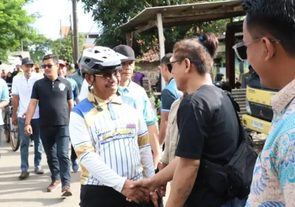 Wali Kota dan Wakil Wali Kota Tangerang Disambut Hangat Saat Bersepeda di Belendung