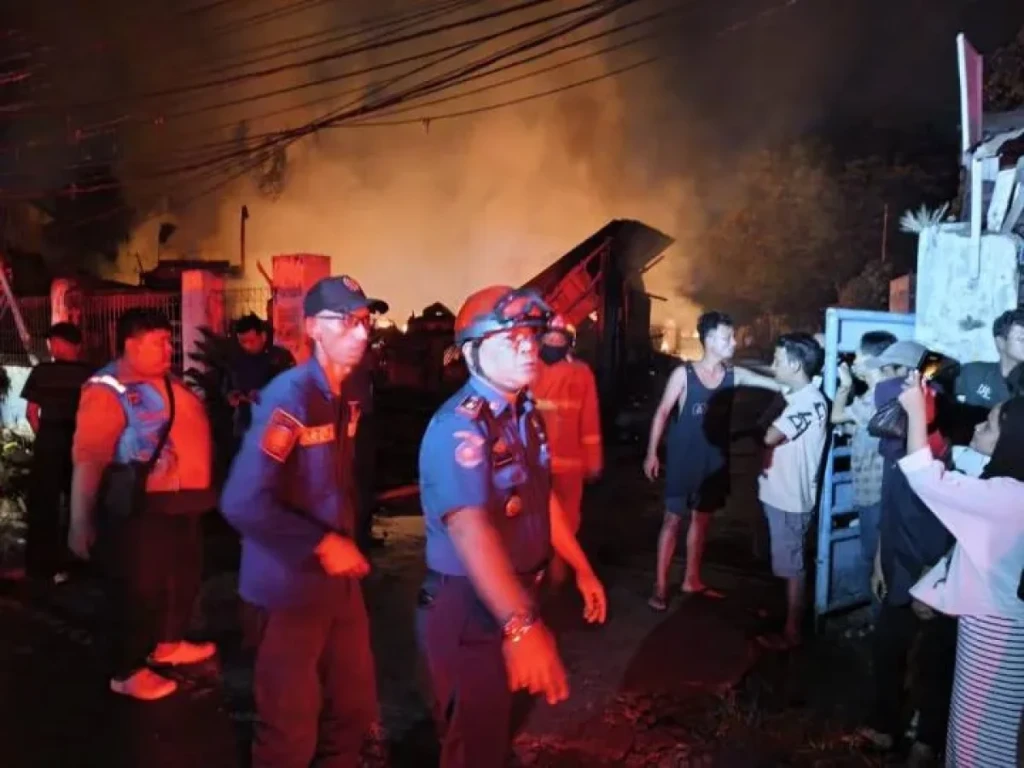 Kebakaran Rumah Makan Sambal Gledek di Karawaci Berhasil Dipadamkan