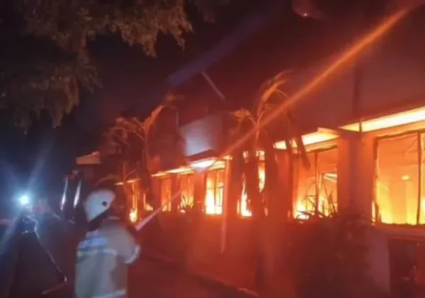 Kebakaran Menghanguskan Pabrik Sepatu di Kawasan Industri Gajah Tunggal, Tangerang