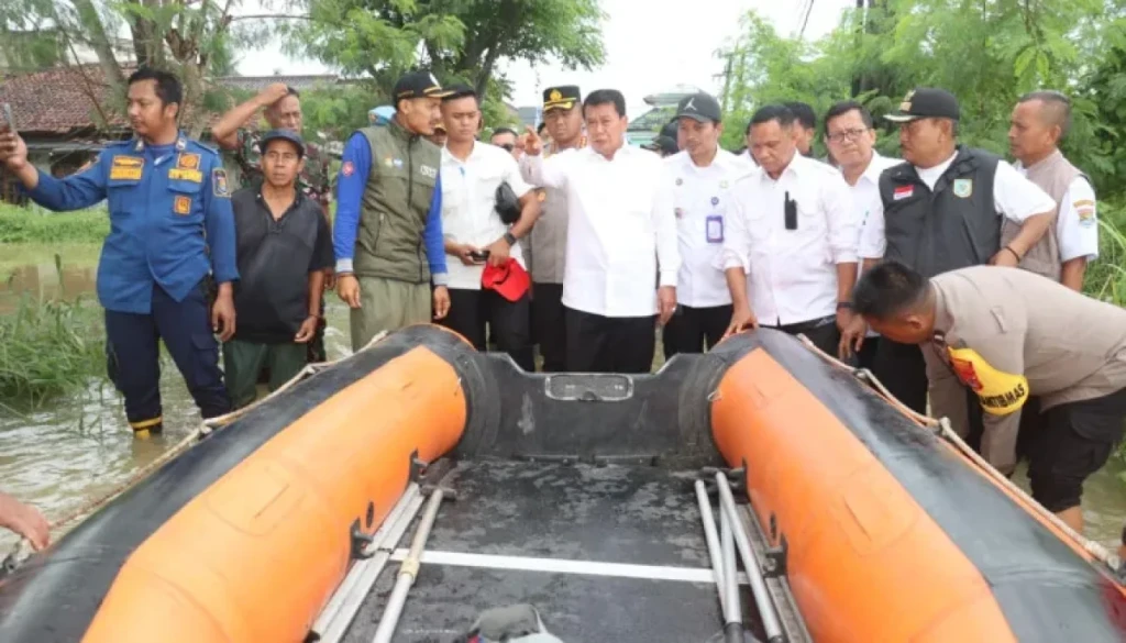 Bupati Tangerang Tinjau Lokasi Banjir di Desa Pasir Ampo, Janji Segera Tangani