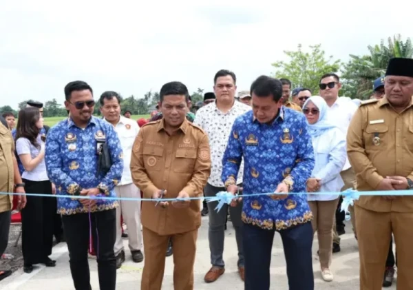 Gubernur Banten dan Bupati Tangerang Resmikan Jalan Desa Badak Anom