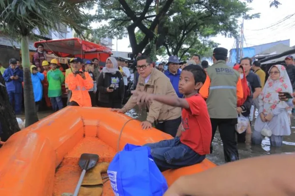 Pemkot Tangerang Gerak Cepat Tangani Banjir, Wakil Wali Kota Tinjau Lokasi