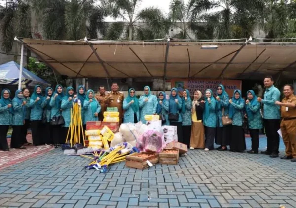TP PKK Kota Tangerang Salurkan Bantuan untuk Warga Terdampak Banjir