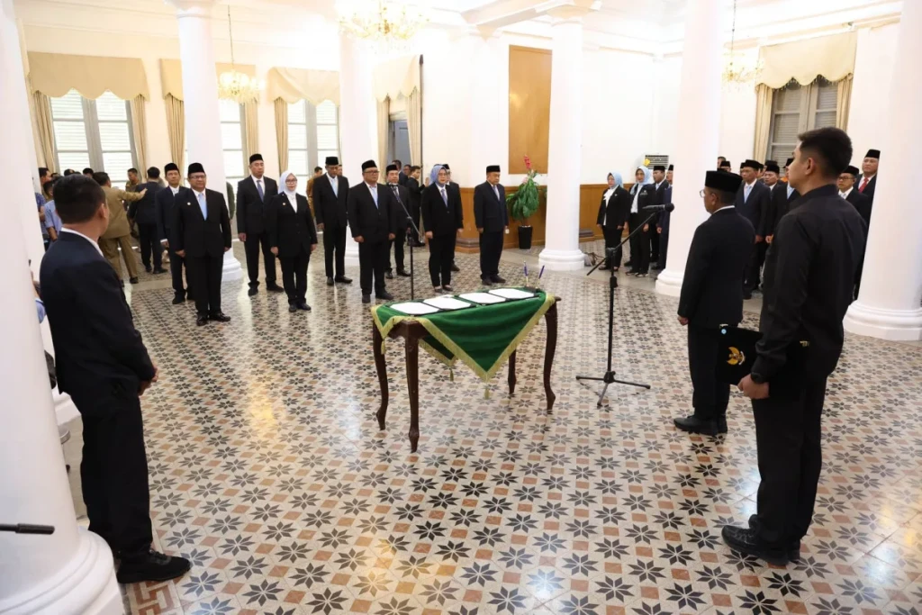 Gubernur Banten Lantik 10 JPT Pratama dengan Sistem Manajemen Talenta
