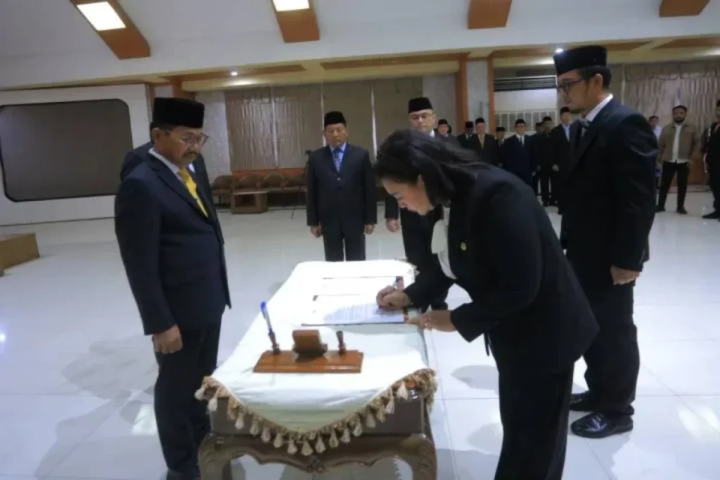 Wali Kota Tangerang Lantik 61 Pejabat, Fokus pada Peningkatan Pelayanan Kesehatan