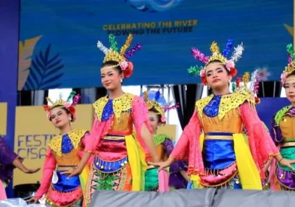 Lomba Tari Kreasi Tradisional Nusantara Tingkat Kecamatan Larangan Resmi Dibuka