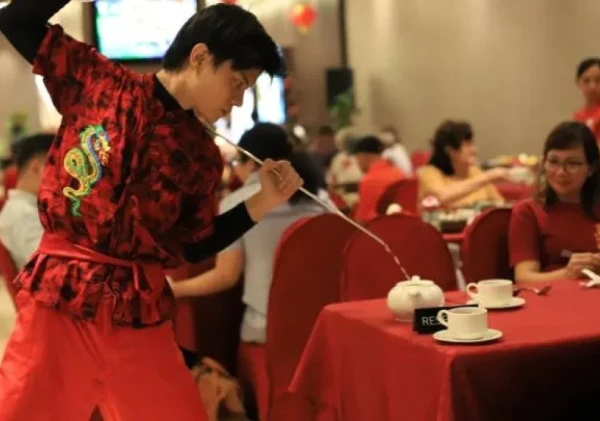 Novotel Tangerang Sajikan Kungfu Tea dan Salad Yee Sang Ceremony di Perayaan Imlek