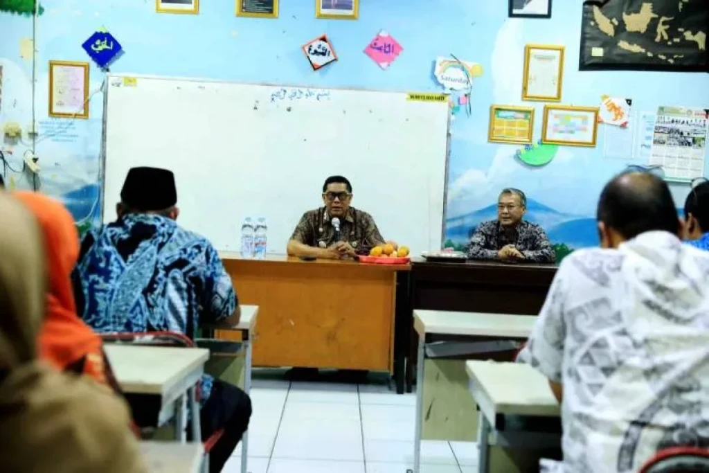 Wakil Wali Kota Tangerang Tinjau Genangan Air di Sekolah