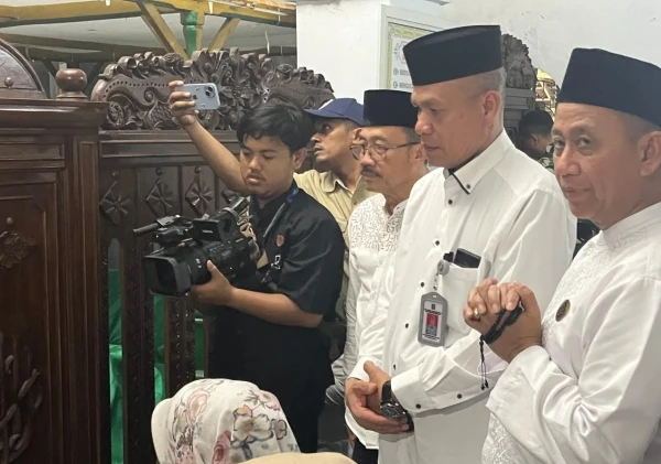 Gubernur Banten dan Kakanwil Kemenkum Ikuti Ziarah ke Makam Sultan Maulana Hasanuddin