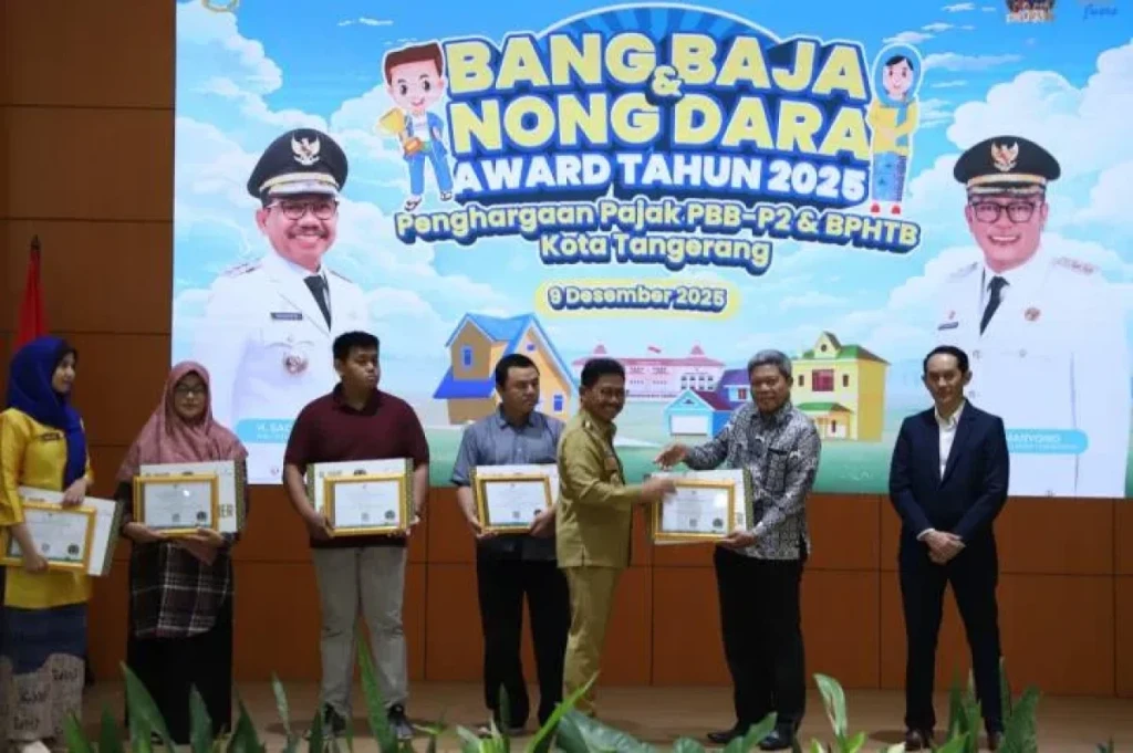 Pemkot Tangerang Berikan 67 Penghargaan Bang Baja dan Nong Dara Awards 2025