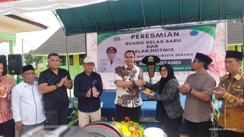 Wali Kota Serang Resmikan Ruang Kelas Baru dan Pembangunan Jalan Hotmix di SDN Banten Indah Permai