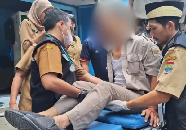 Tim PSC 119 Kabupaten Tangerang Tanggap Cepat Selamatkan Korban Kecelakaan Motor
