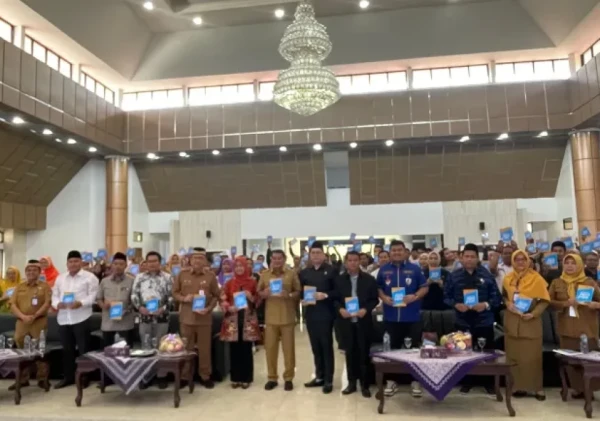 Launching Buku Catatan Pinggir: Pesan untuk Ayah, DPPKB Dorong Peran Ayah dalam Program Bangga Kencana