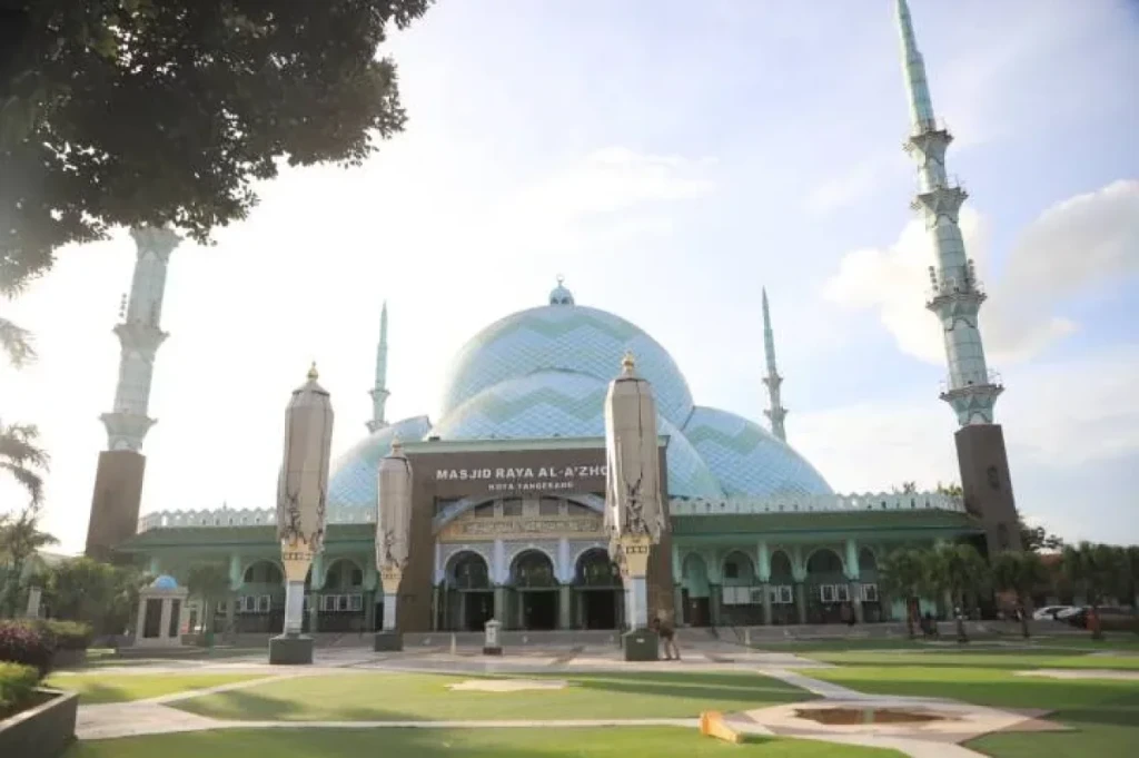 Viral Menara Masjid Raya Al-A’zhom Bergoyang, Benarkah Berbahaya? Ini Penjelasan Resmi Pemkot