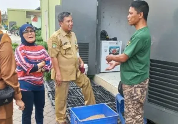 Dari Sampah Jadi Rezeki, KIM Gerendeng Ubah Limbah Pasar Anyar Jadi Pelet Ikan Berkualitas!