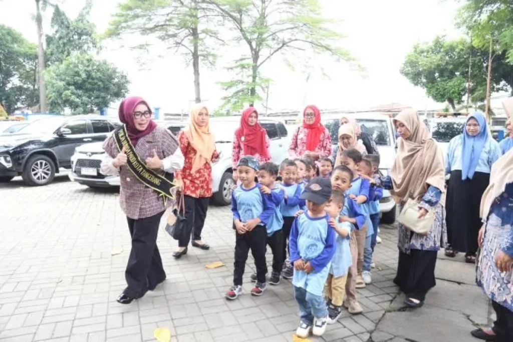 Bunda PAUD Kota Tangerang Ajak Anak-Anak Keliling Kota dengan Tour Bus Jawara, Belajar Sambil Wisata