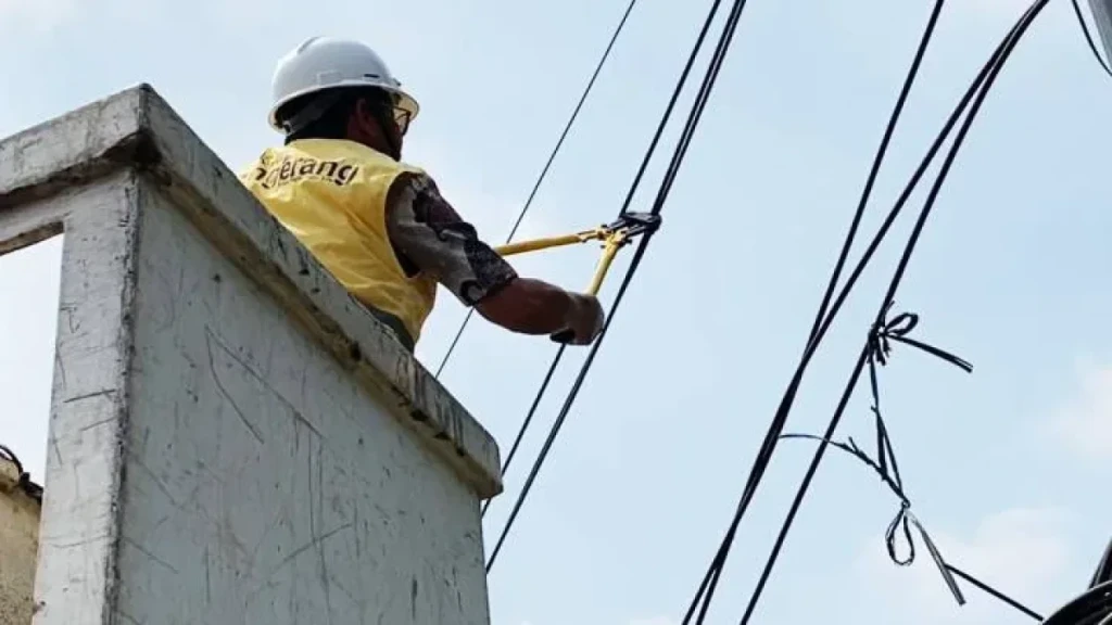Pemkot Tangerang Gencar Tertibkan Kabel Semrawut, Siap Ubah Wajah Kota Jadi Lebih Rapi dan Aman!
