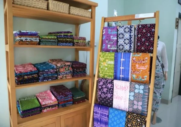 Hari Batik Nasional: Kota Tangerang Tunjukkan Kekayaan Motif Batik yang Sarat Filosofi