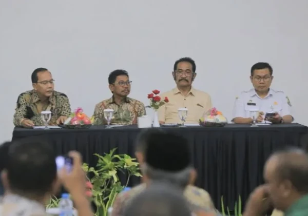 Wali Kota Sachrudin Tegaskan Integritas Aparat Wilayah: “Lurah dan Camat Wajib Jadi Garda Terdepan Pelayanan Publik”