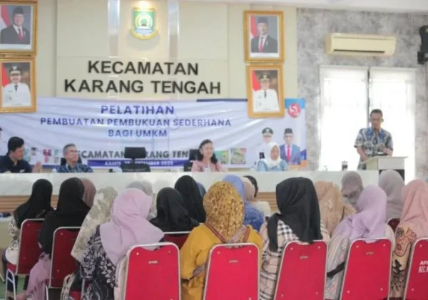 Pelatihan Pembukuan Sederhana di Karang Tengah, Bekal Penting untuk UMKM Hadapi Persaingan